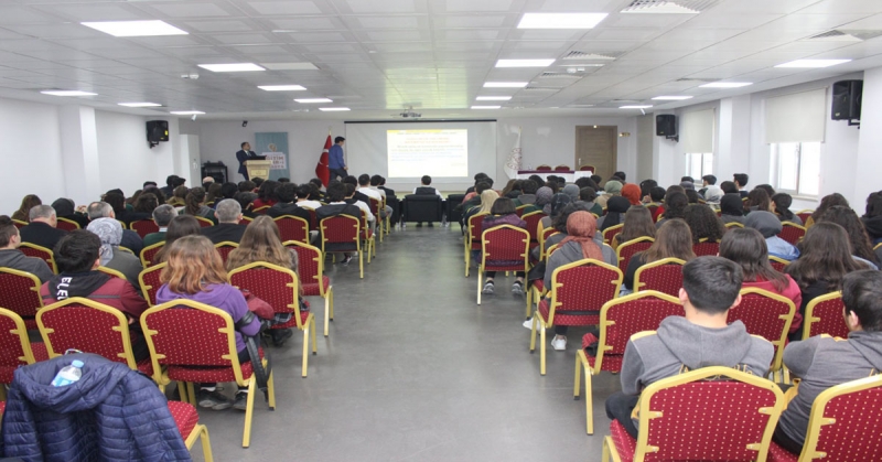 12. Sınıf Öğrencilerine Yönelik Motivasyon Eğitimi Düzenlendi