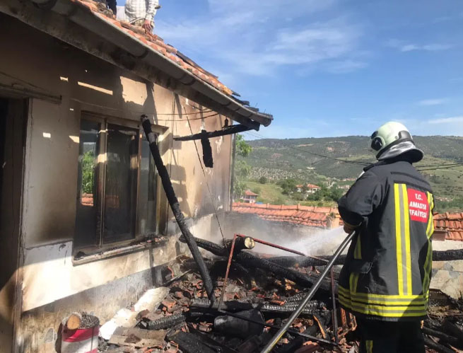 Amasya’da Köy Evinde Yangın