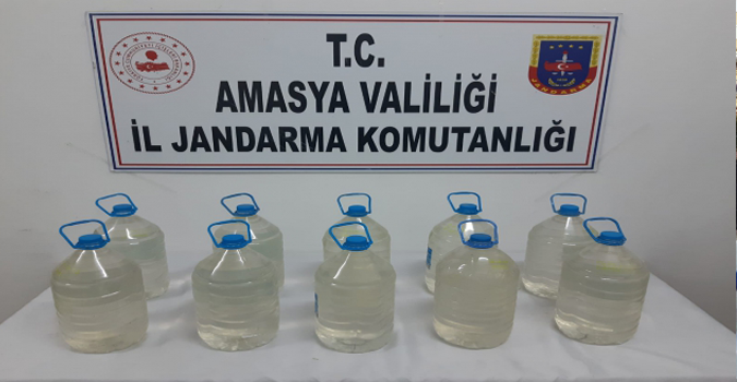 50 litre kaçak içki ele geçirdi.
