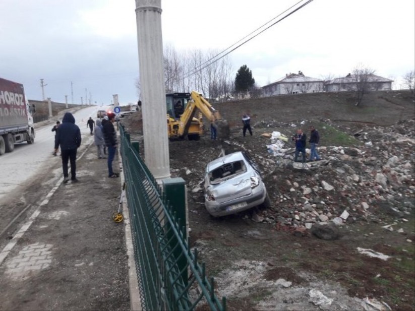 Cenazeye Giderken Kaza Yaptı 6 Kişi Yaralandı