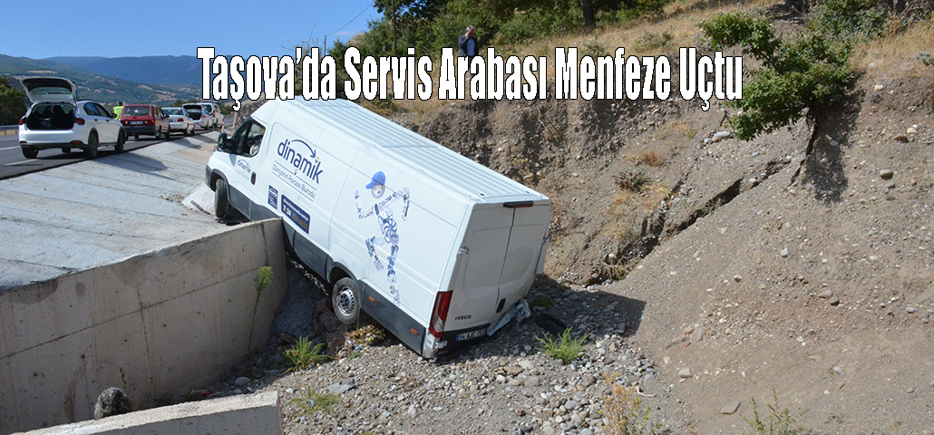 Taşova’da Servis Arabası Menfeze Uçtu