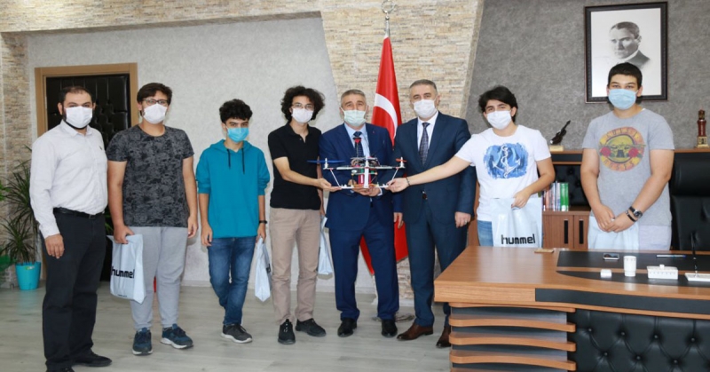 Amasya Bilsem Kodrota Takımı İl Milli Eğitim Müdürü Ömer Coşkun'u Ziyaret Etti