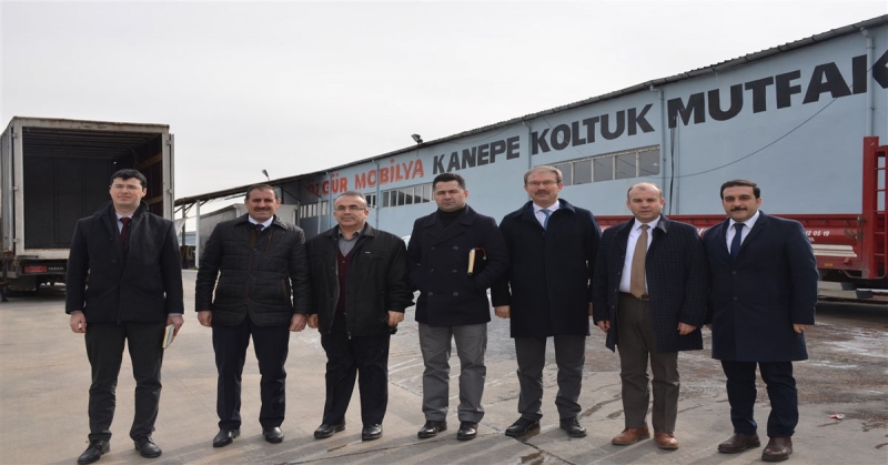 Amasya KÜSİ Heyeti, Özgür Mobilya Üretim Fabrikasını Ziyaret Etti