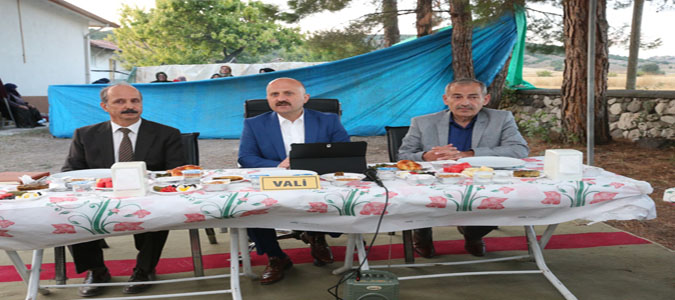 Amasya Valisi Varol Köy Muhtarlarıyla Bir Araya Geldi