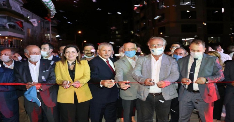  Ataşehir Ahmet Çekin Yaşam Parkı Hizmete Açıldı