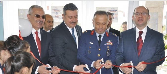 Atatürk’ün Çocukları Atık Malzemelerden Sergi Açtılar