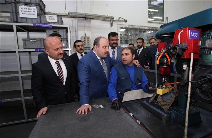 Bakan Varank Merzifon'da Fabrika Ziyaretinde Bulundu