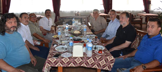 BAŞKAN ÖZTÜRK BASIN MENSUPLARIYLA BİR ARAYA GELDİ