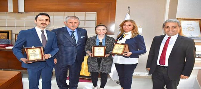Başkan Sarı, Başarılı Personelini Plaketle Ödüllendirdi