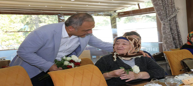Başkan Üçok 'Yaşlılarımız Baştacımız'