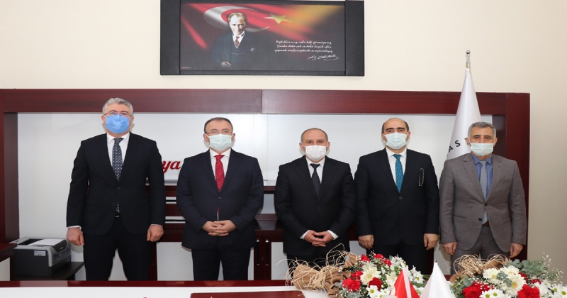 Eğitim Fakültesi Dekanlığına Prof. Dr. Yücel Öksüz Atandı