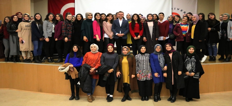 Eğlenmeyi Öğren, Öğrenmeyi Öğret Konulu Söyleşi Gerçekleştirildi