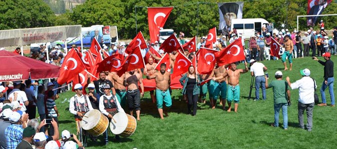 GÜMÜŞHACIKÖY ZAFER BAYRAMI ERMEYDANI