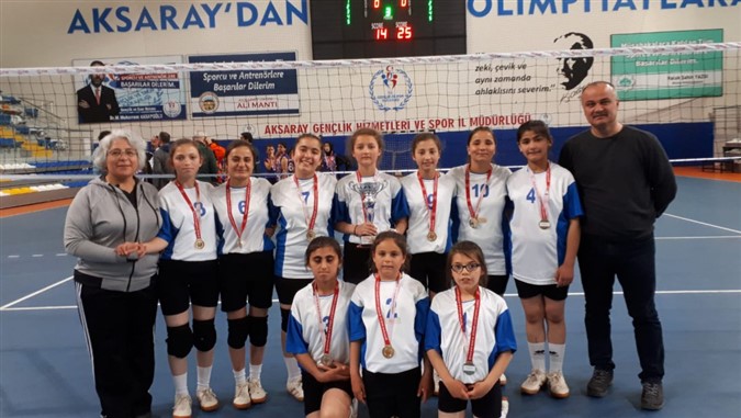 İşitime Engelliler Okulu Kız Voleybol Takımı Üst Üstte 3. Kez Türkiye Şampiyonu