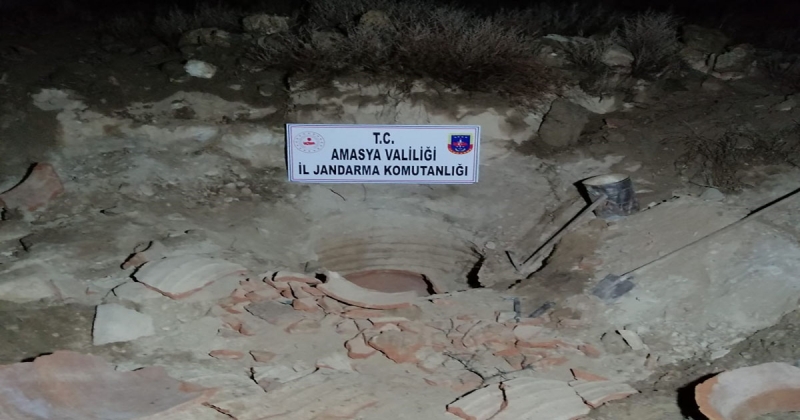 Kaçak Kazıda 1800 Yıllık Şarap Küpünü Parçaladılar