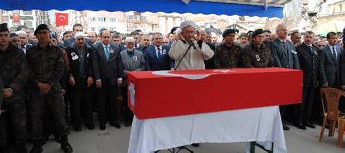 Komiser Yardımcısı Kubilay Er'i, Amasya Son Yolculuğuna Dualar Eşliğinde Uğurladı