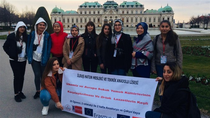 Lise Öğrencileri Avrupa Stajını Tamamladı