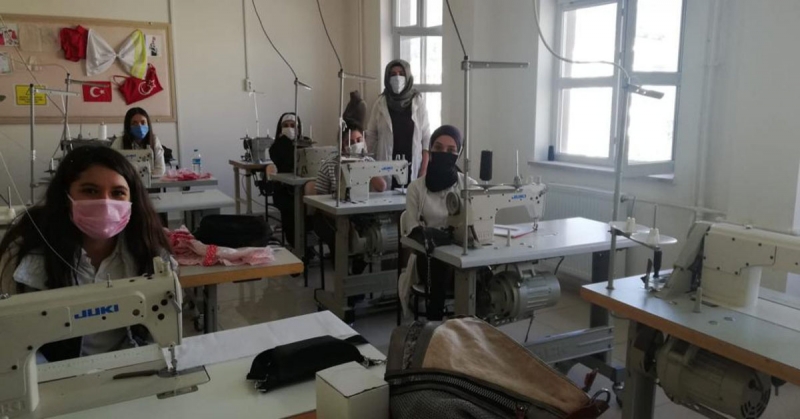 Meslek Liselerinin Uygulama Sınıflarında Öğrenciler Ders Başı Yaptı