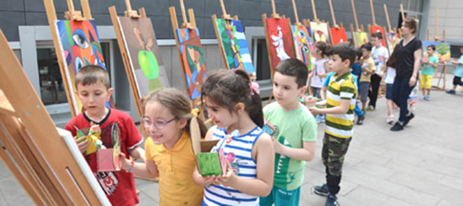 Minikler ve Gençler Birlikte Resim Yaptılar