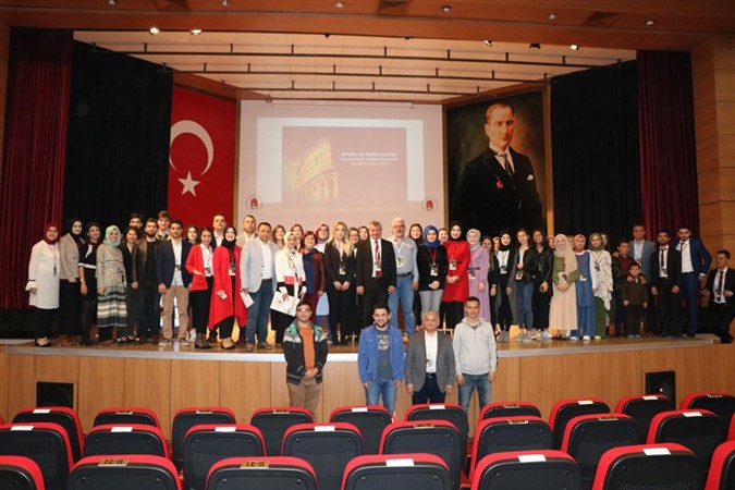 'Nesilden Nesile Tarih ve Tarihçilik' Adlı Panel Düzenlendi
