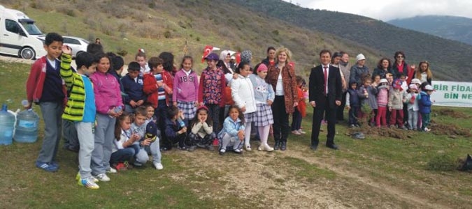 ORMAN İŞLETME ŞEFLİĞİ ÖĞRENCİLERLE FİDAN DİKTİ