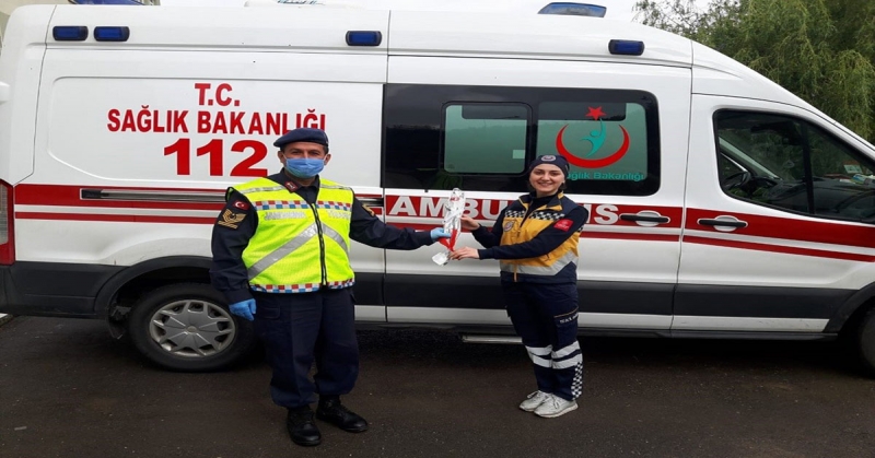 Sağlık Çalışanlarına Anneler Günü Sürprizi