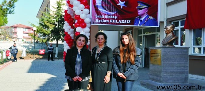 ŞEHİT BİNBAŞI ARSLAN KULAKSIZ'IN İSMİNİN YAŞATACAĞI OKUL RESMİ TÖRENLE AÇILDI