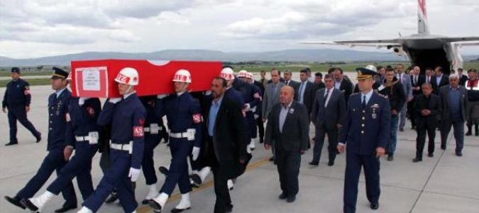 Şehit Oğlunun Cenazesini 'Canım Yavrum' Diye Karşıladı