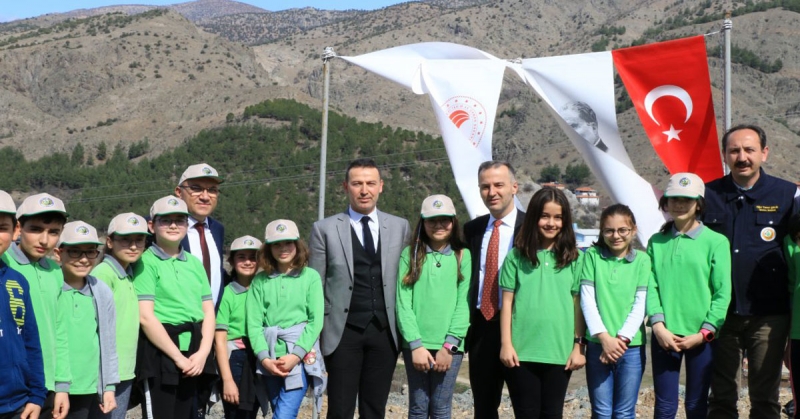 Şehitlerimize Atfen 36 Fidan Toprakla Buluştu