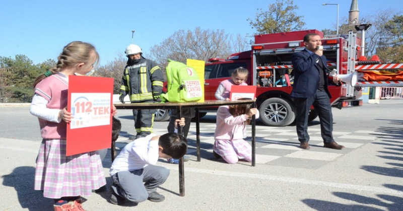Suluova, Şeker İlk ve Ortaokulunda Deprem ve Yangın Tatbikatı Gerçekleştirdi