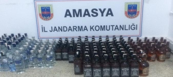 Ticari Takside 149 Şişe Kaçak İçki Bulundu..!