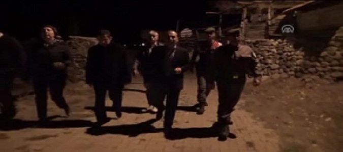 Vali Işık, Yangında 2 Kızlarını Kaybeden Aileyi Ziyaret Etti