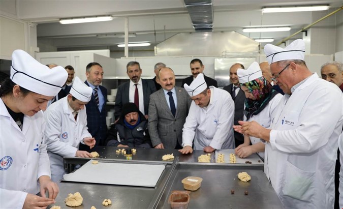 Vali Varol Engelli Bireyler İçin Açılan Kursları Ziyaret Etti