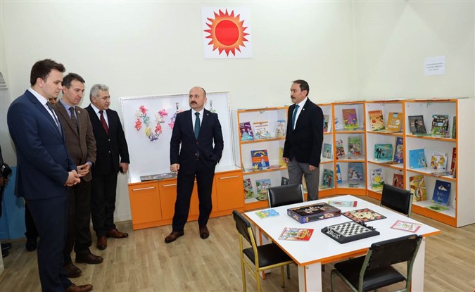 Vali Varol Gümüşhacıköy Halk Kütüphanesini Ziyaret Etti
