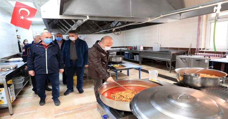 Vali Varol, Koronavirüs Tedbirleri Kapsamında Gözlem Altında Tutulan Vatandaşların Yerleştirildiği Öğrenci Yurtlarında İncelemelerde Bulundu