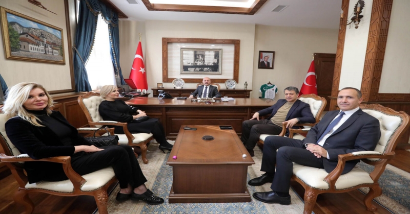 Vali Varol, Küresel Gazeteciler Konseyi Genel Başkanı Mehmet Ali Dim ile KGK Genel Sekreteri Kahraman Halisçelik ve Gazetecileri Kabul Etti.