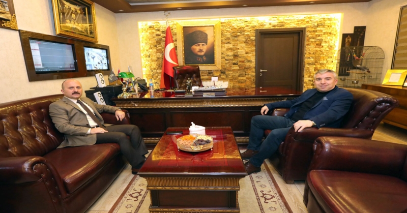 Vali Varol,Özgür Mobilya Firmasını Ziyaret Etti