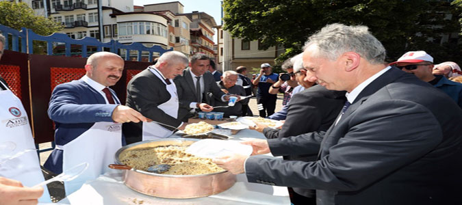 Vatandaşlara Ahi Pilavı İkram Edildi