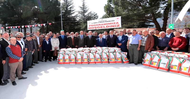 Yem Bitkileri Ekim Alanlarının Artırılması Projesi Kapsamında Çiftçilere Yonca Tohumu Dağıtımı Gerçekleştirildi