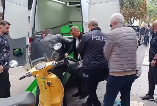 Okula Gitmek İçin Uyandırılmak İstenen Liseli Genç Kız Odasında Ölü Bulundu